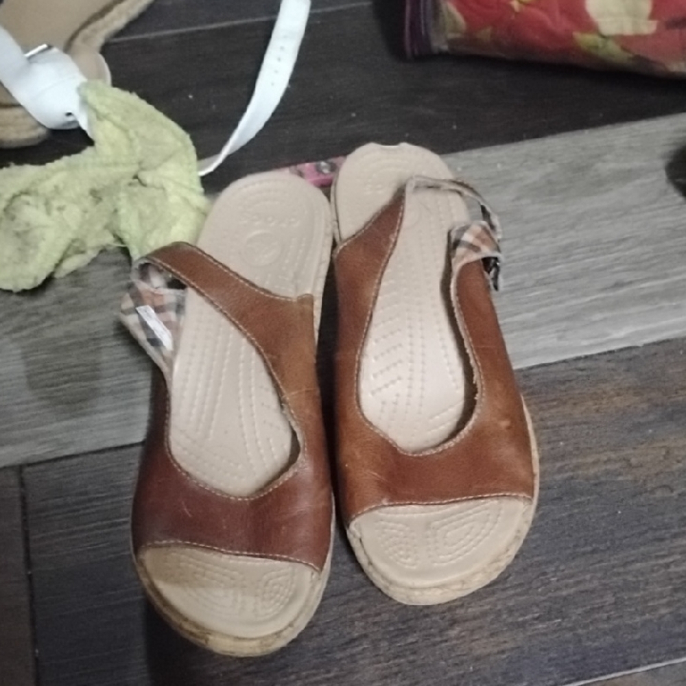 CROCS Tan Women's Sandals